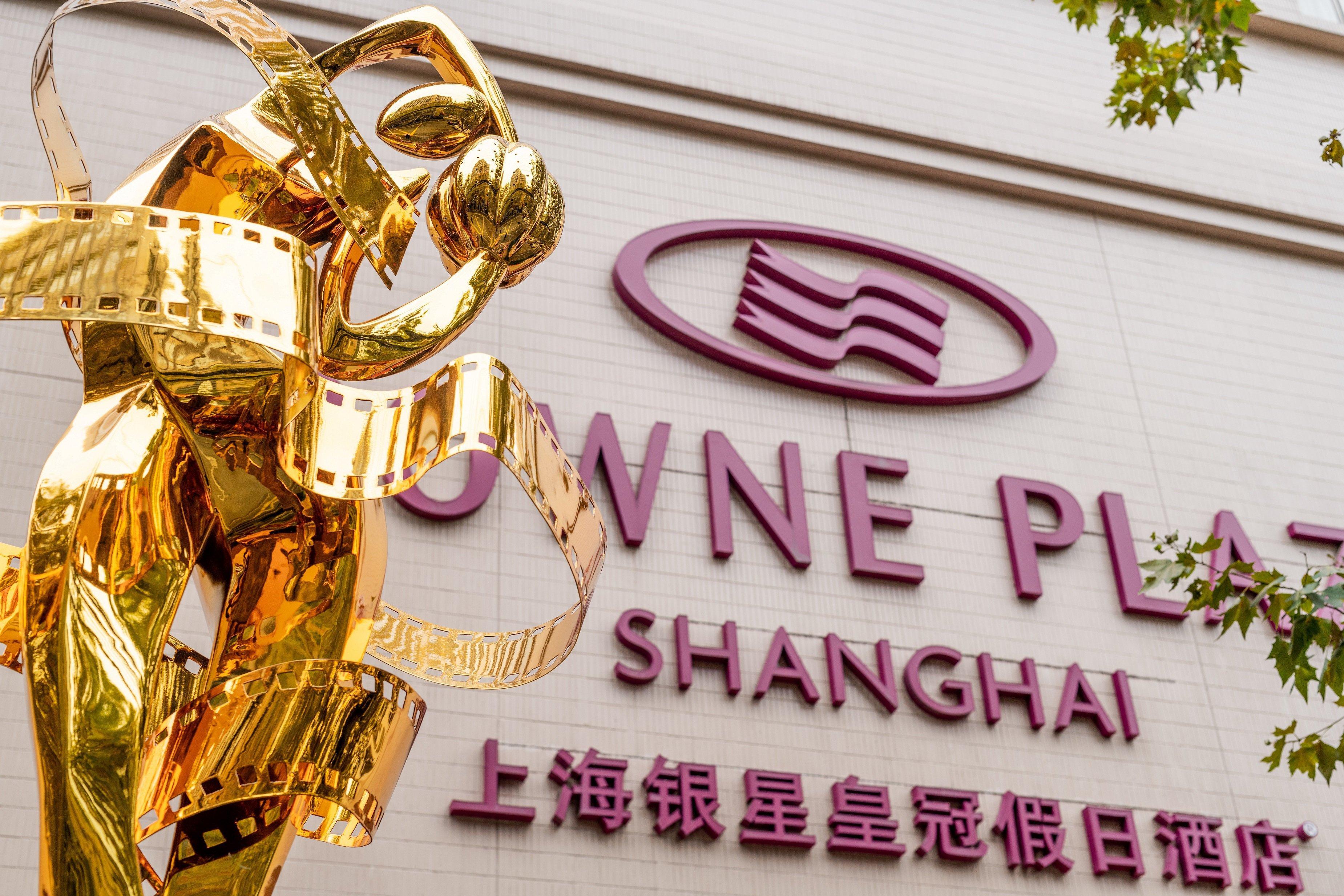 Crowne Plaza By Ihg Hotel
