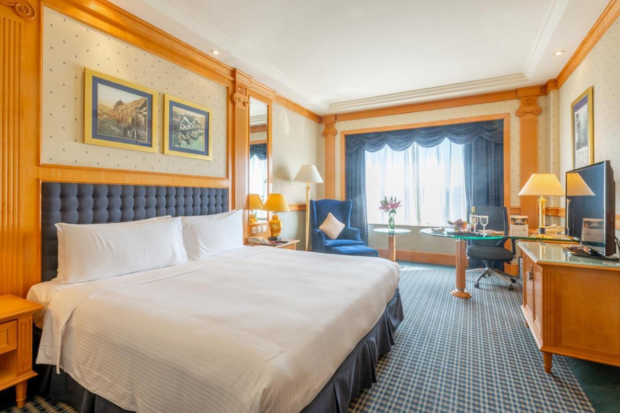 Crowne Plaza By Ihg Hotel 5*