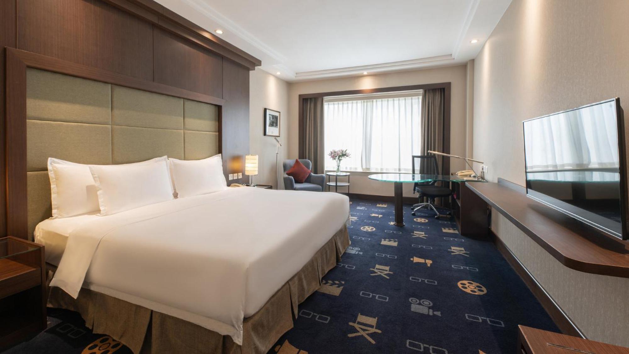 Crowne Plaza By Ihg Hotel