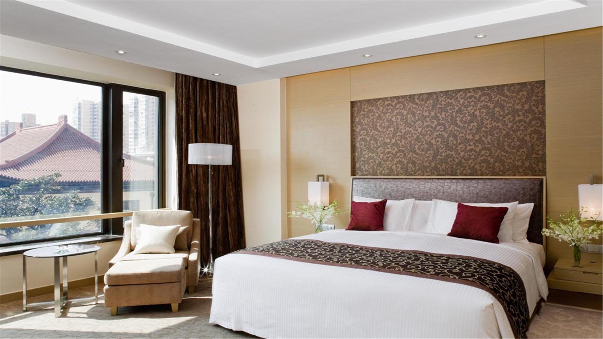 Crowne Plaza By Ihg 5*
