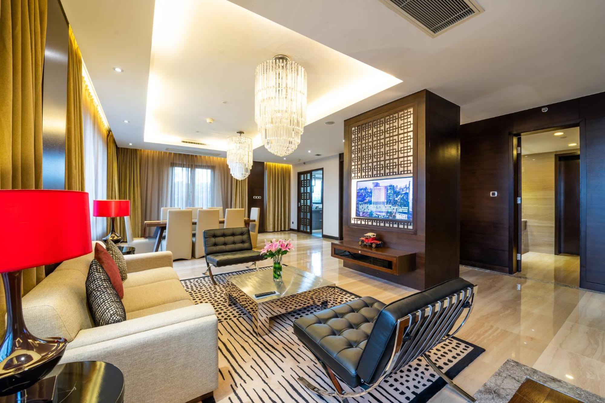 Crowne Plaza By Ihg Hotel